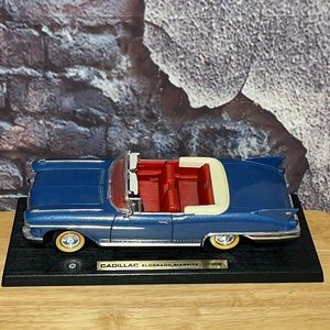Road legends 1958 Cadillac Eldorado Biarritz Convertible 1:18 Scale Die-cast Car